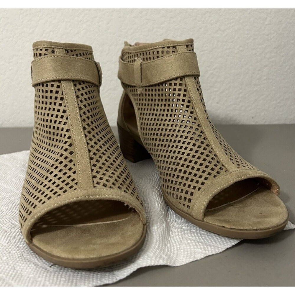 Diba open toe ankle boots size 10 with zipper and Botton studs!